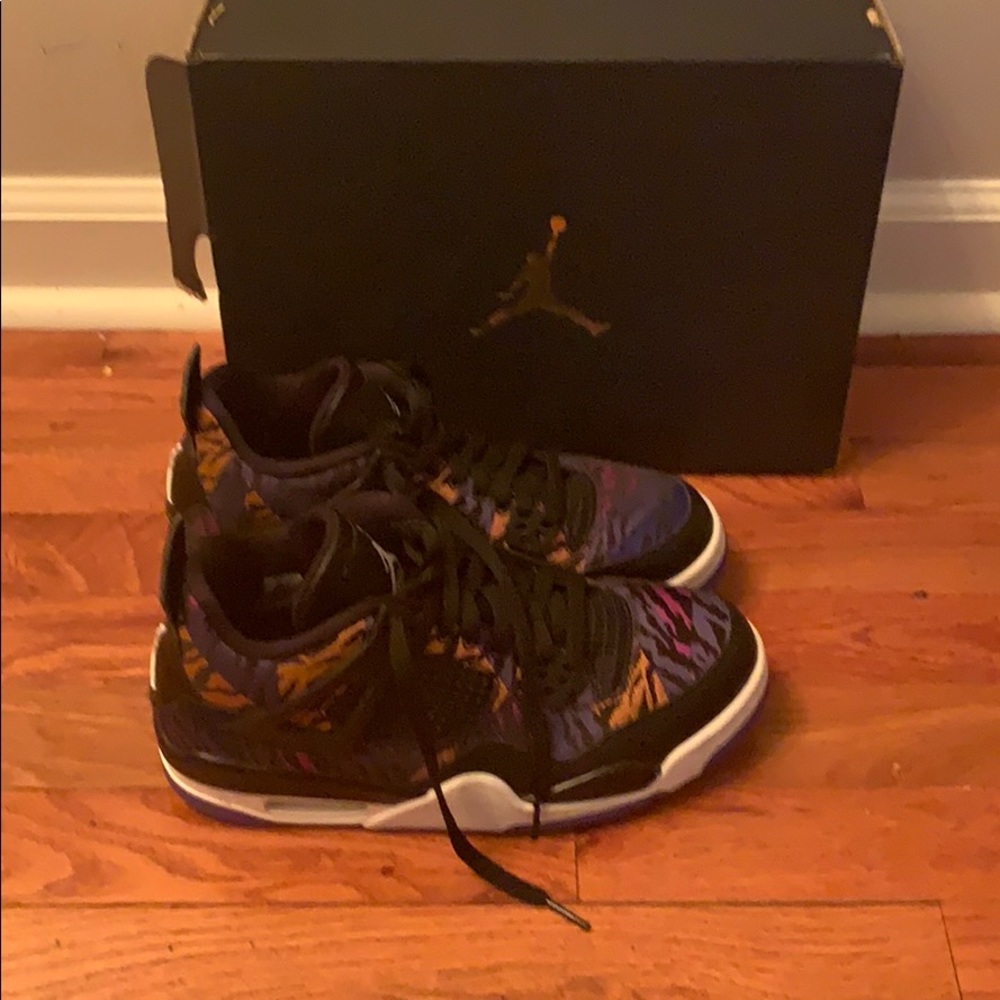 Air Jordan 4 Retro Se